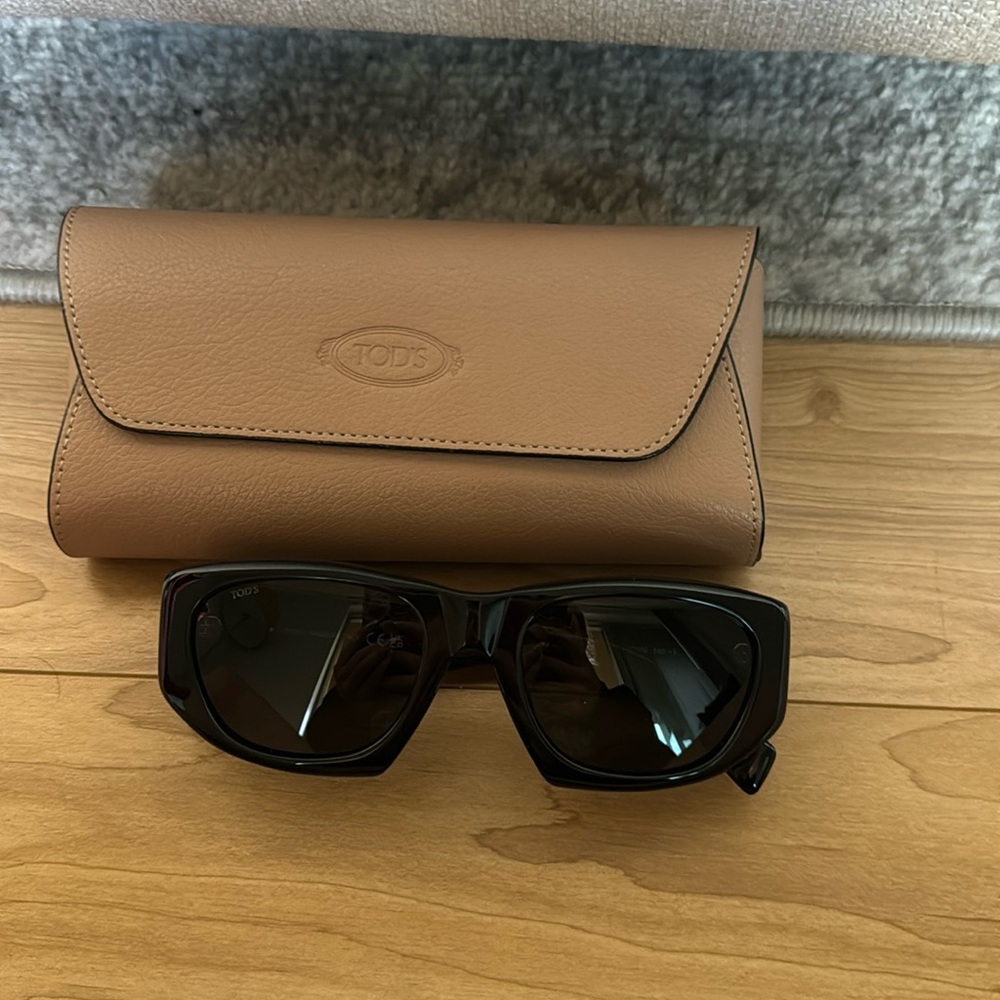 TODS TO386 sunglasses